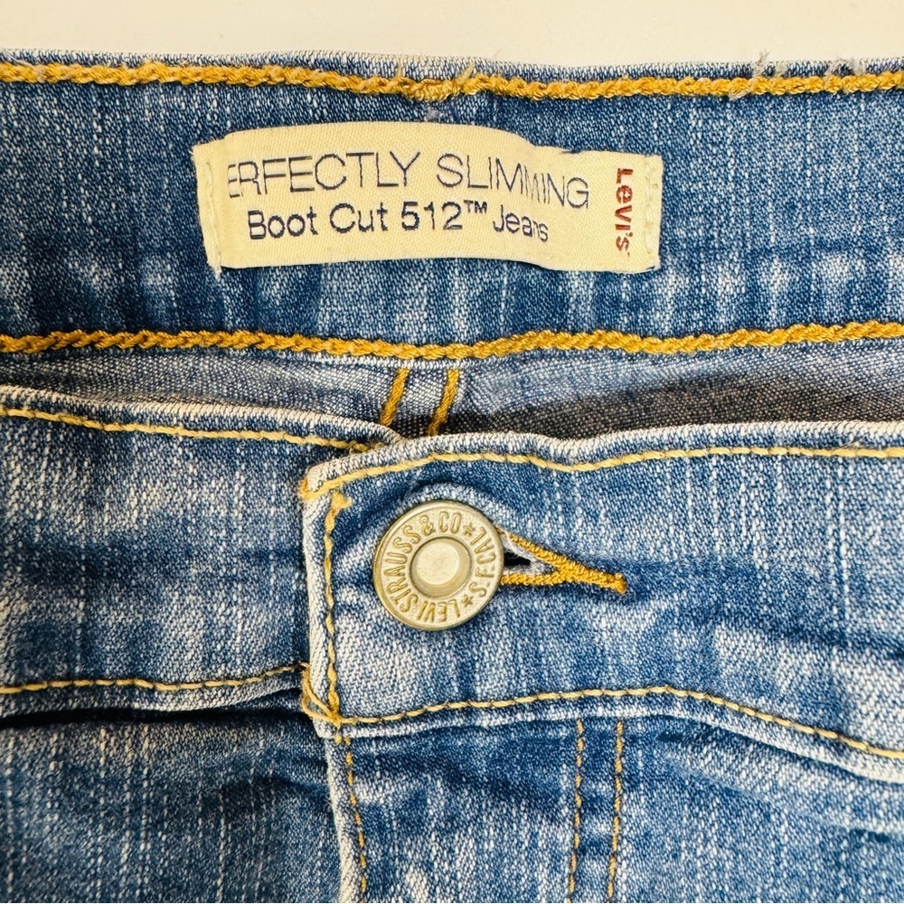 Levi's Women's Perfectly Slimming 512 Light Blue Boot Cut Jeans Size 12 Medium - Picture 4 of 14